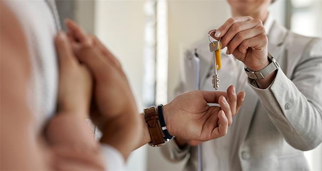 A Housing Market That Refuses to Follow the Script